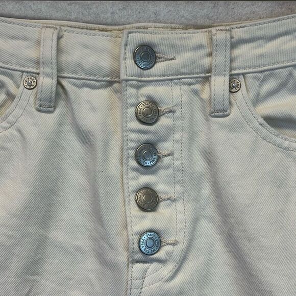 WE THE FREE Jean Mini Skirt Size 29 White Distressed Raw Cut Hem Button Fly - Picture 2 of 15
